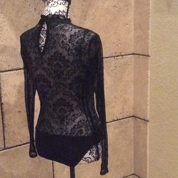 Elegant lace leotard - Picture 4 of 6